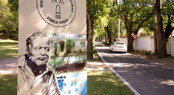 Ernest Hemingway Museum welches beinhaltet Beschilderung