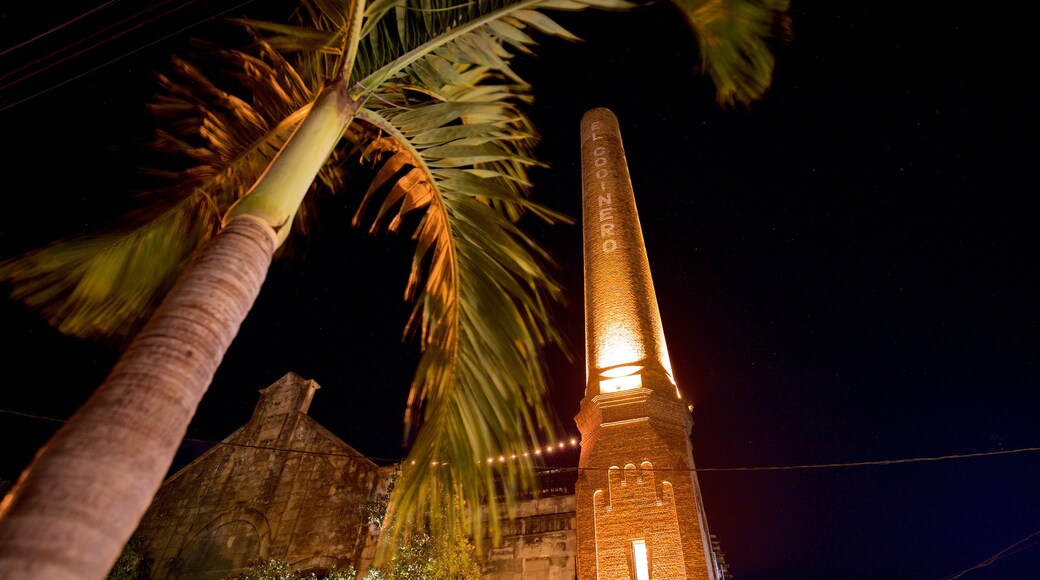 La Habana mostrando escenas nocturnas