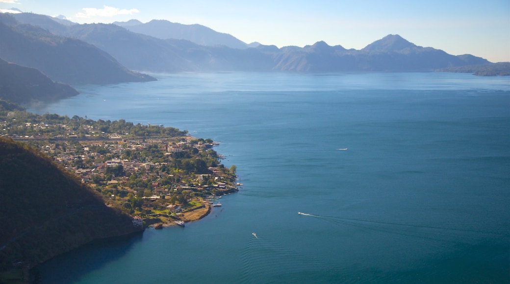 Guatemala ofreciendo vistas de una costa y situaciones tranquilas