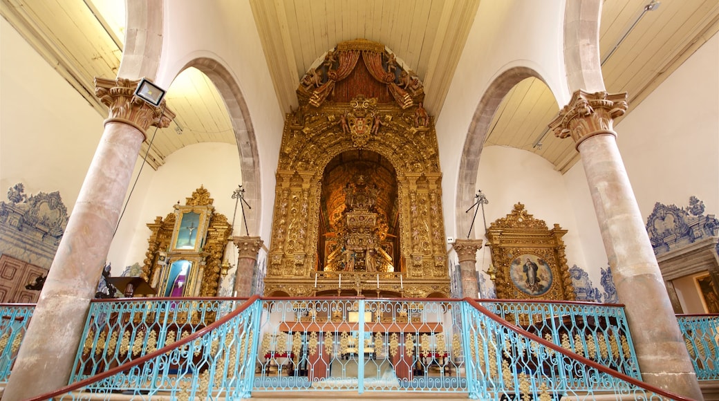 Misericordia Church showing heritage elements, interior views and a church or cathedral