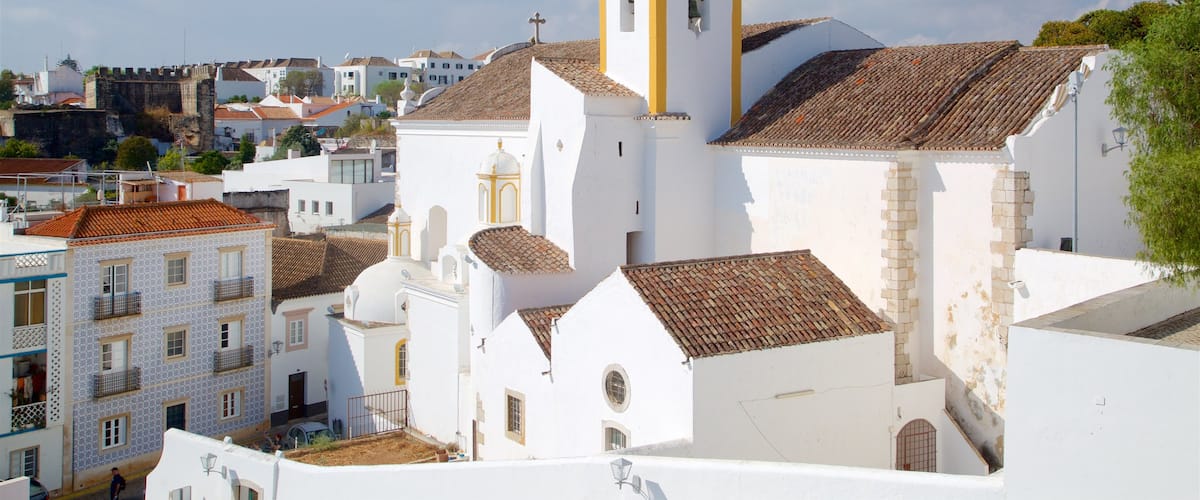 Tavira Castle showing a city