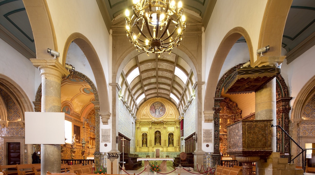 Faro Cathedral featuring a church or cathedral, heritage elements and interior views