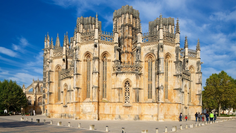 Batalha Monastery which includes heritage architecture and a church or cathedral