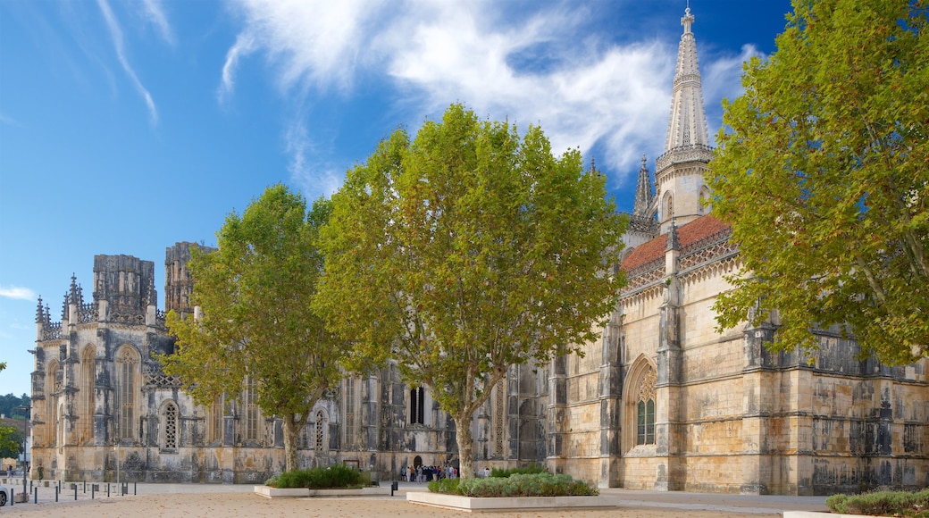 Batalha Monastery which includes heritage architecture