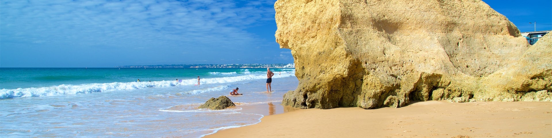 Gale Beach mit einem Strand, schroffe KĂŒste und allgemeine KĂŒstenansicht