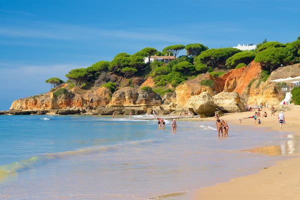 Plage d\'Olhos de Água montrant vues littorales, plage et côte rocheuse