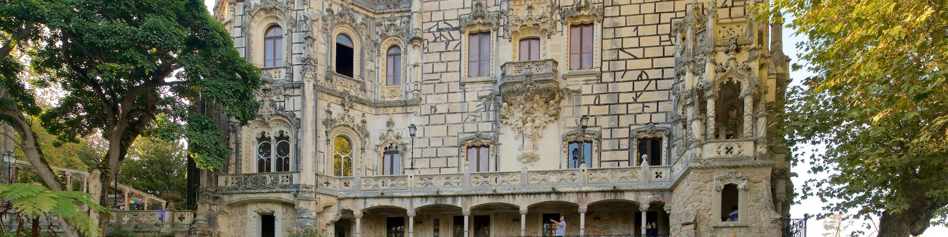 Quinta da Regaleira ofreciendo patrimonio de arquitectura