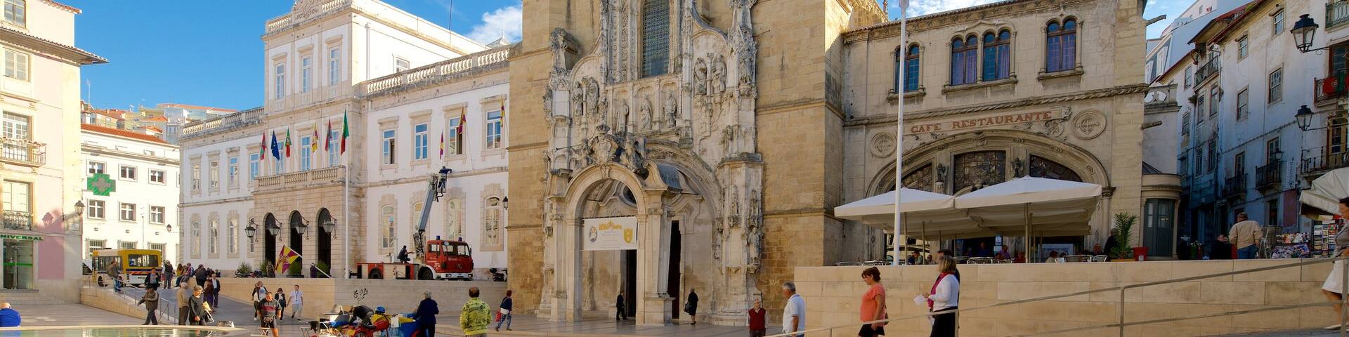 Santa Cruz Church featuring a church or cathedral, a square or plaza and heritage architecture