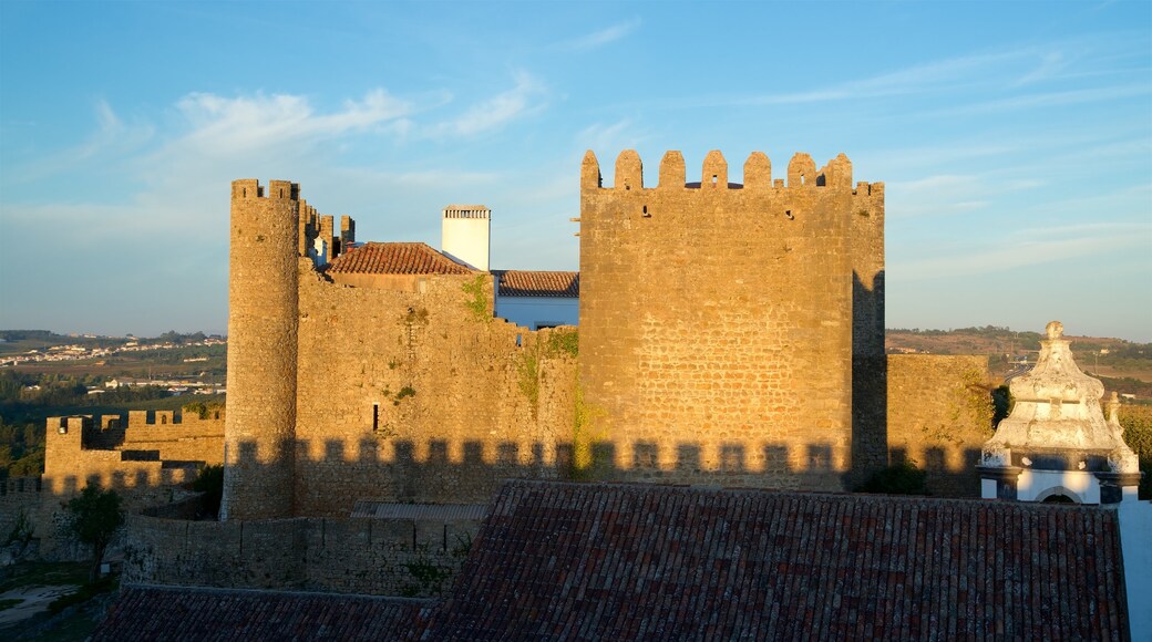 ปราสาท Obidos ซึ่งรวมถึง ปราสาทหรือพระราชวัง และ มรดกวัฒนธรรม