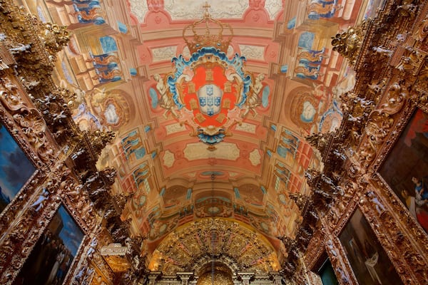 Santo Antonio Church showing art, interior views and a church or cathedral