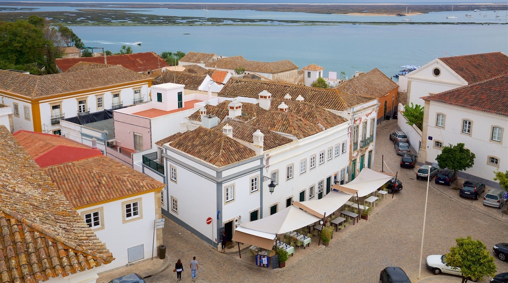 Cattedrale di Faro che include località costiera