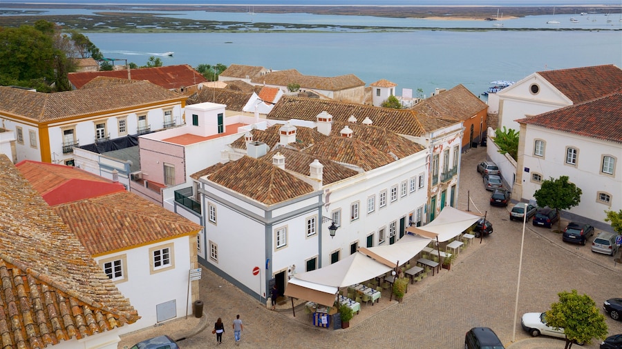 Cattedrale di Faro che include località costiera