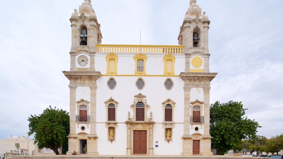 Chiesa di Carmo che include chiesa o cattedrale e architettura d\'epoca