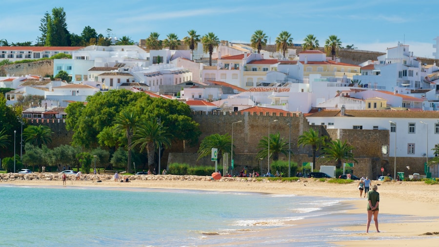 Spiaggia di Meia Praia che include spiaggia sabbiosa, vista della costa e località costiera