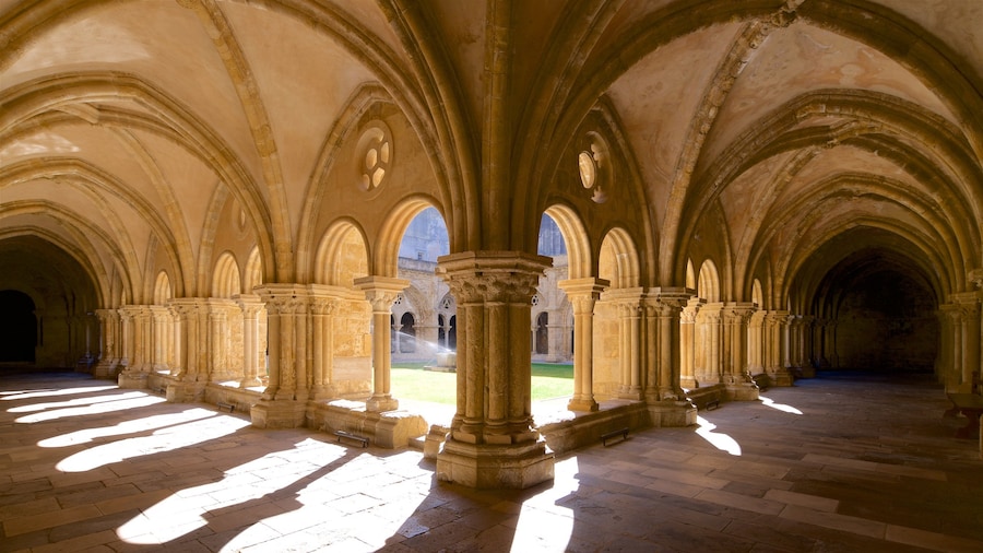 Velha Cathedral which includes heritage elements and interior views