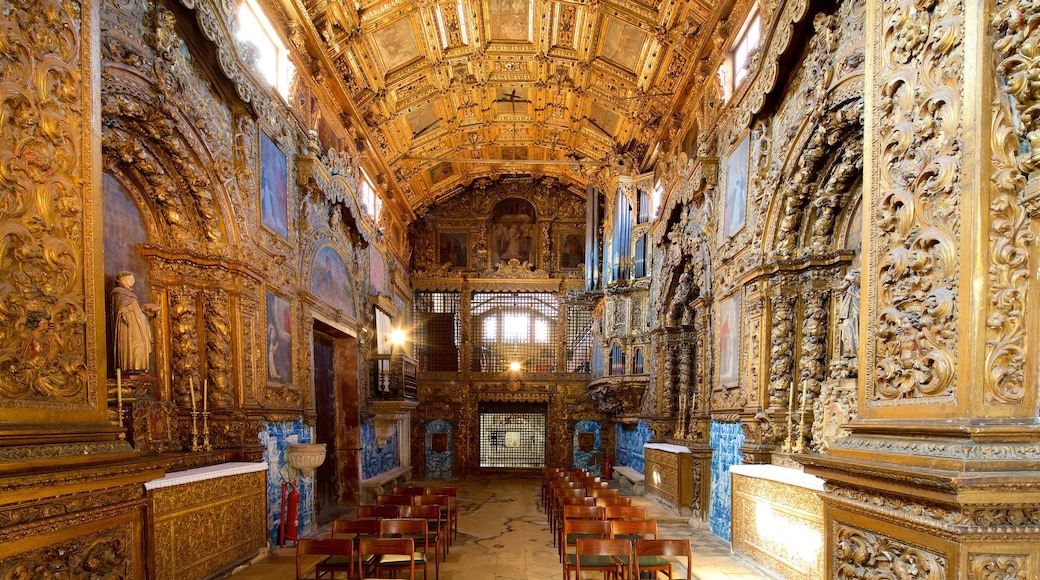 Aveiro qui includes patrimoine historique, église ou cathédrale et vues intérieures