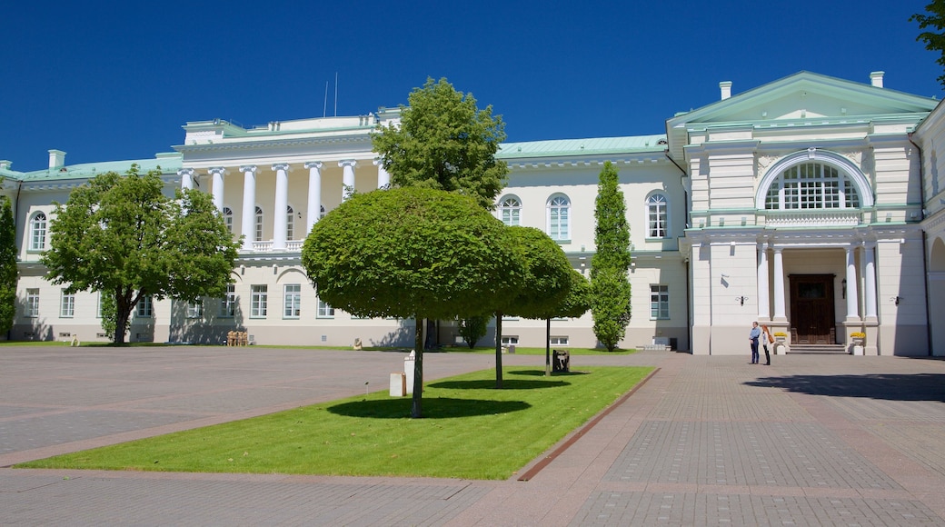 Presidentpalasset som inkluderer torg eller plass og hage