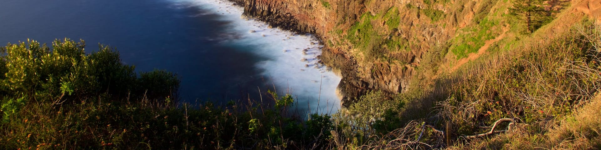 Norfolk Island featuring rugged coastline and general coastal views