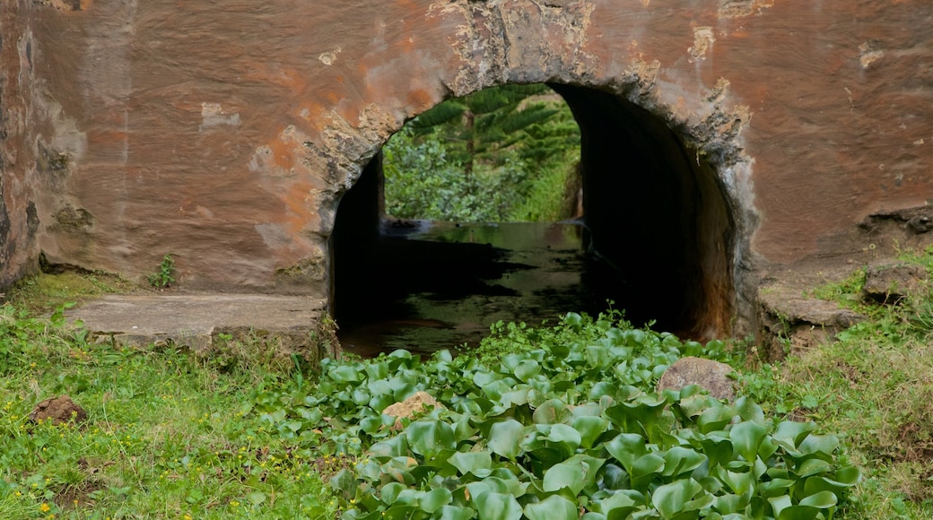 Bloody Bridge có tính năng di sản và sông lạch