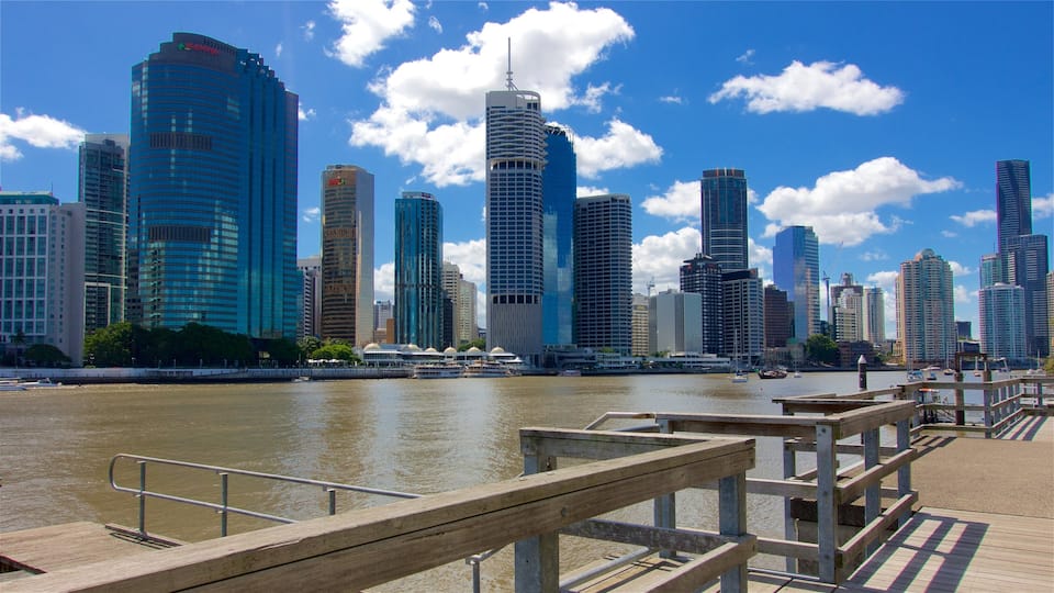 Kangaroo Point Cliffs featuring a river or creek, a city and a high-rise building