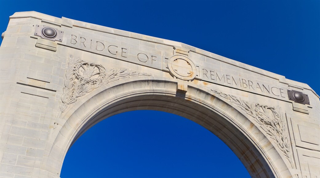 Bridge of Remembrance som visar historiska element