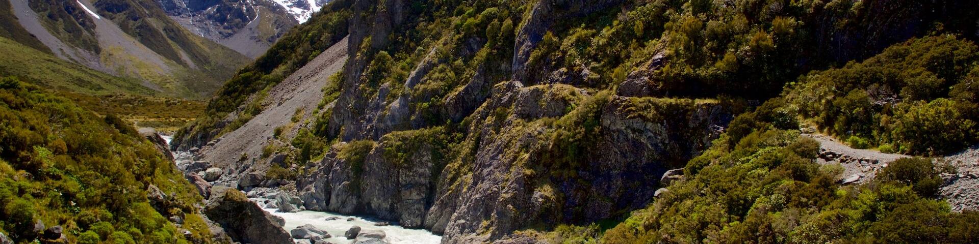 Parque Nacional Mount Cook mostrando un río o arroyo, escenas tranquilas y montañas