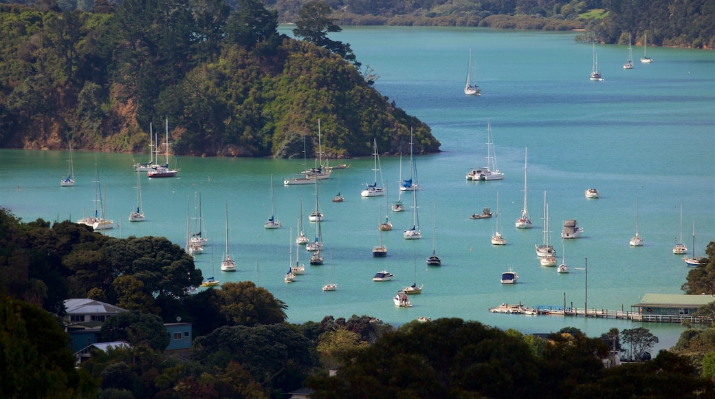 Bay of Islands showing a lake or waterhole and a bay or harbor
