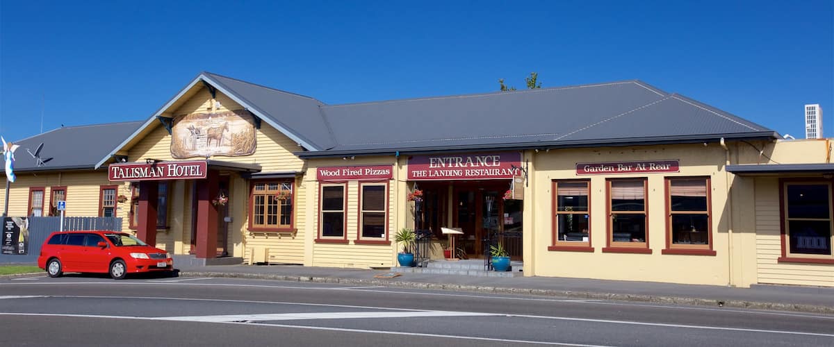 Katikati che include piccola città o villaggio