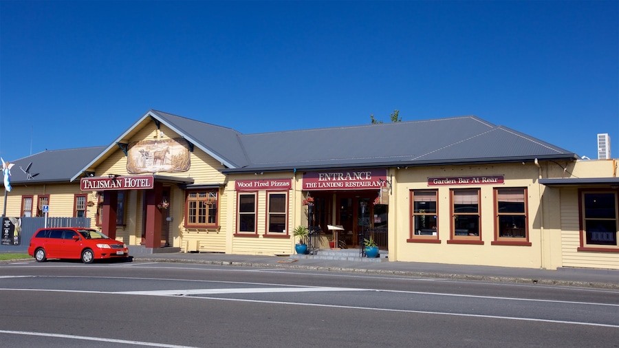 Katikati che include piccola città o villaggio