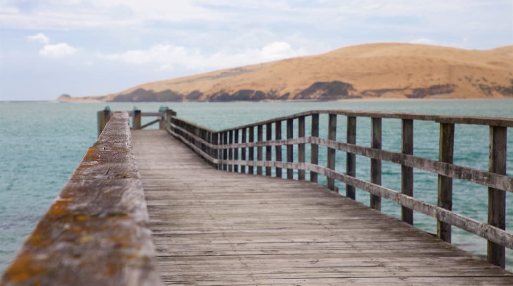 Omapere inclusief een baai of haven