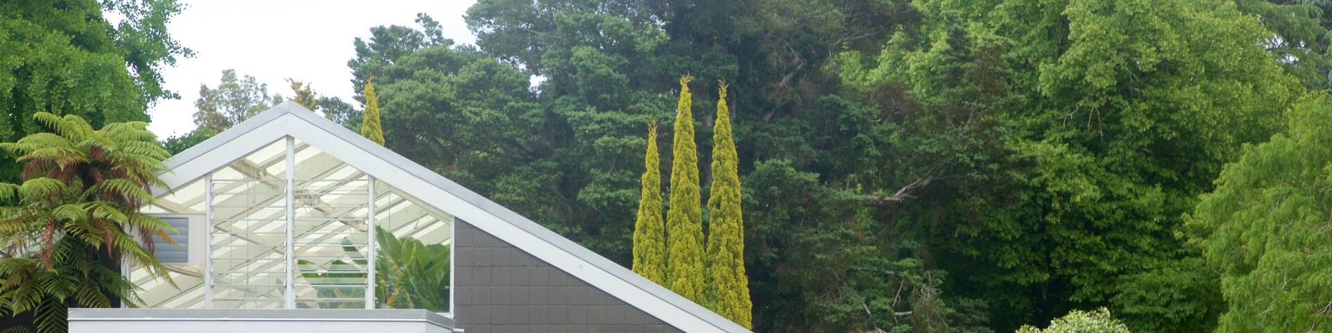 Hastings showing a park