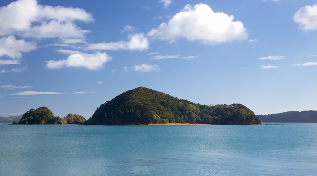 Paihia showing a river or creek