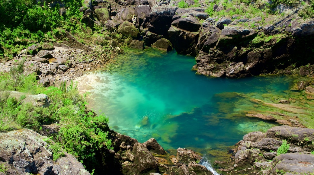 Aratiatia Rapids showing a river or creek