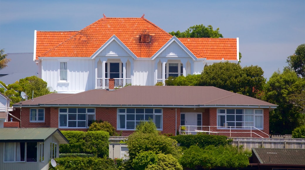 Bluff Hill Domain Lookout presenterar ett hus