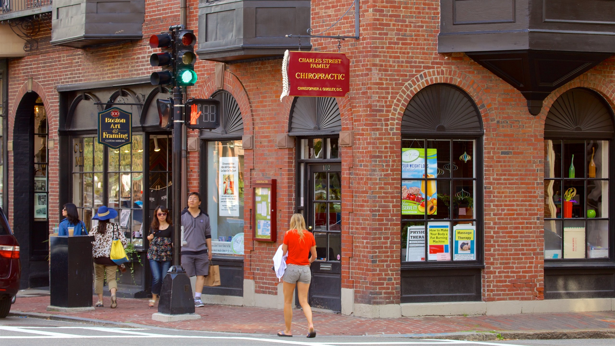 Premium Photo  Road at beacon hill neighborhood, downtown boston in ma,  usa.