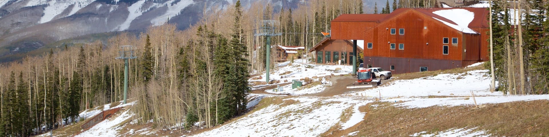 Telluride Ski Area featuring mountains, landscape views and snow skiing