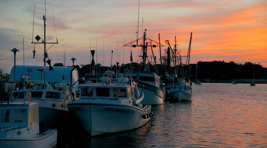 ストーニングトン フィーチャー 夕焼け と 湾岸あるいはハーバー