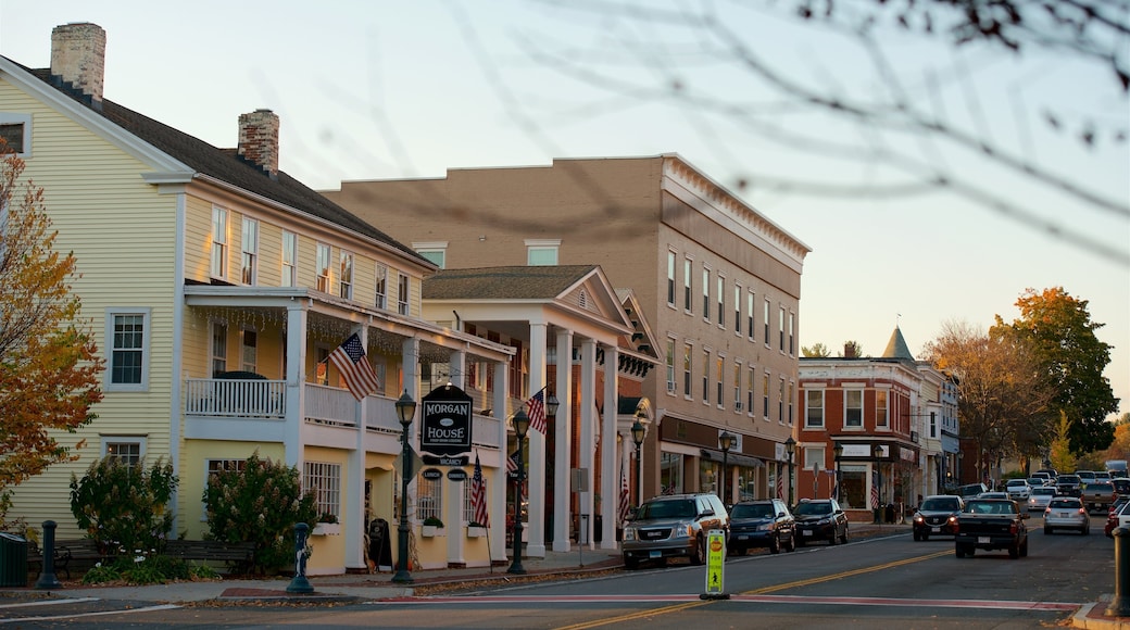 Lee which includes a sunset