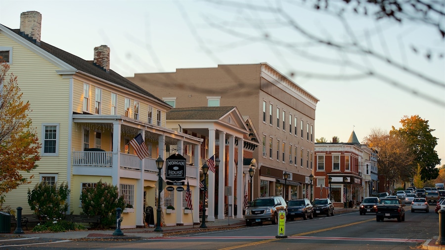 Lee which includes a sunset