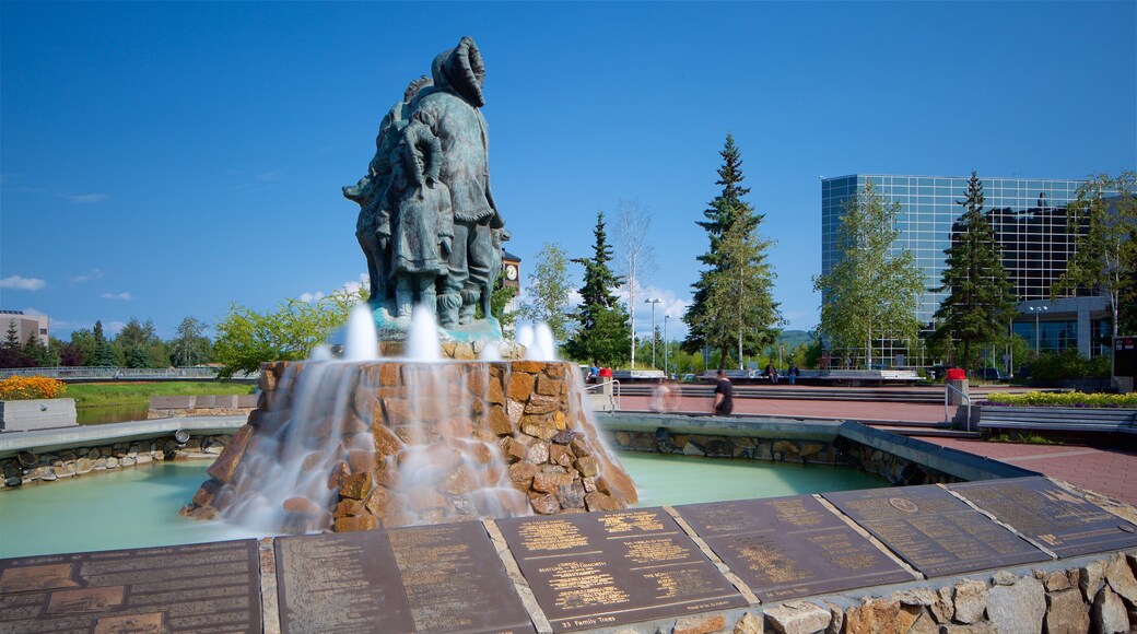 Fairbanks que incluye una estatua o escultura, señalización y una fuente