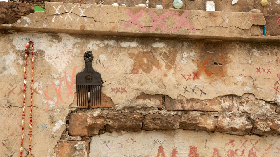 Cemitério de Saint Louis caracterizando elementos de patrimônio