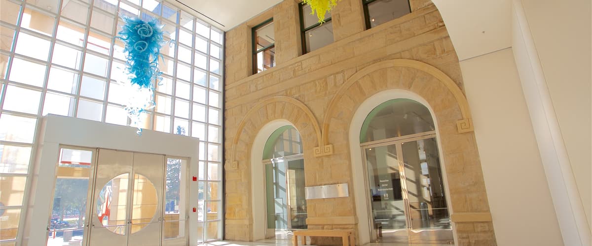 San Jose Museum of Art featuring interior views