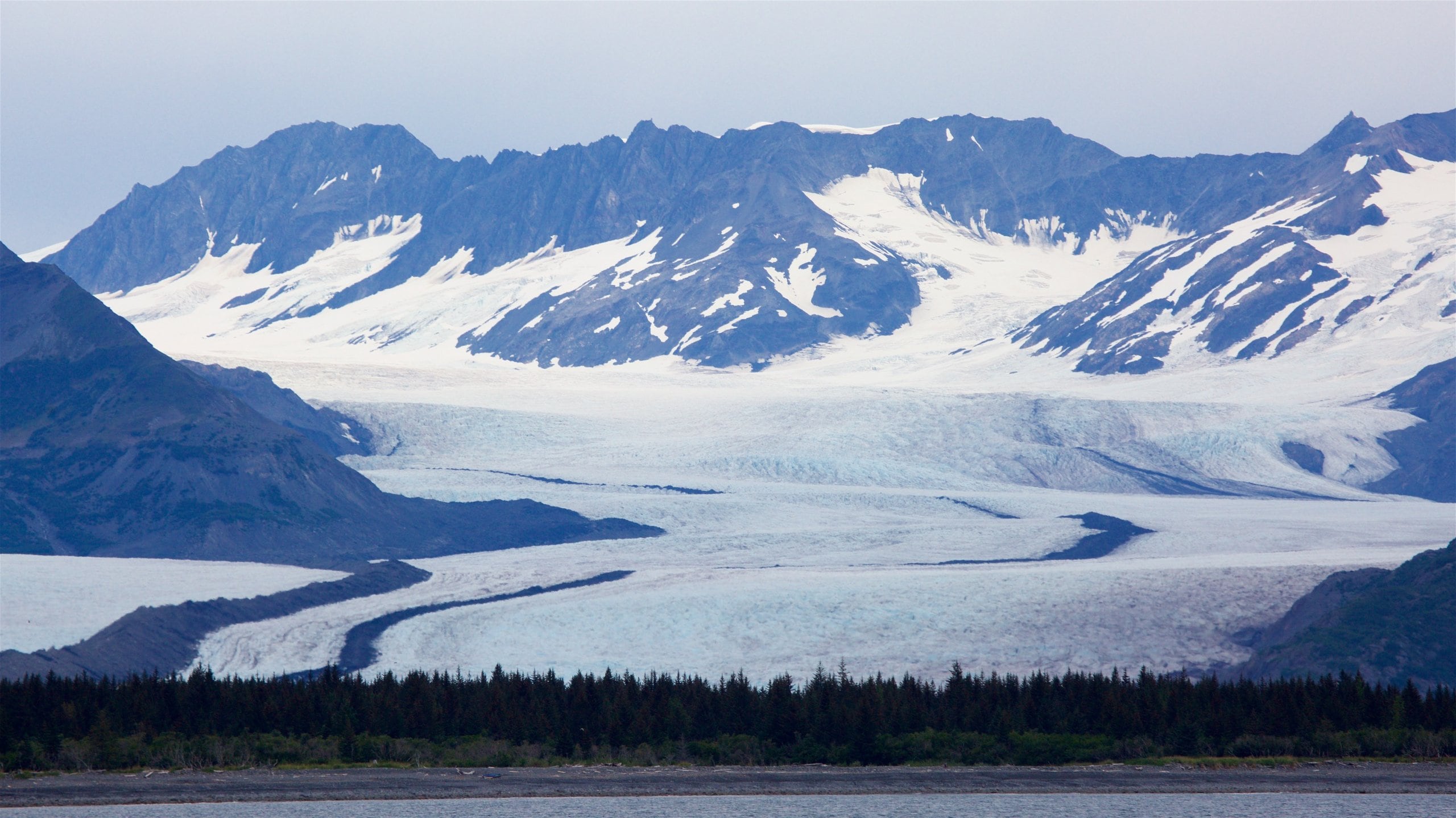 Alaska Railroad which includes mountains and snow