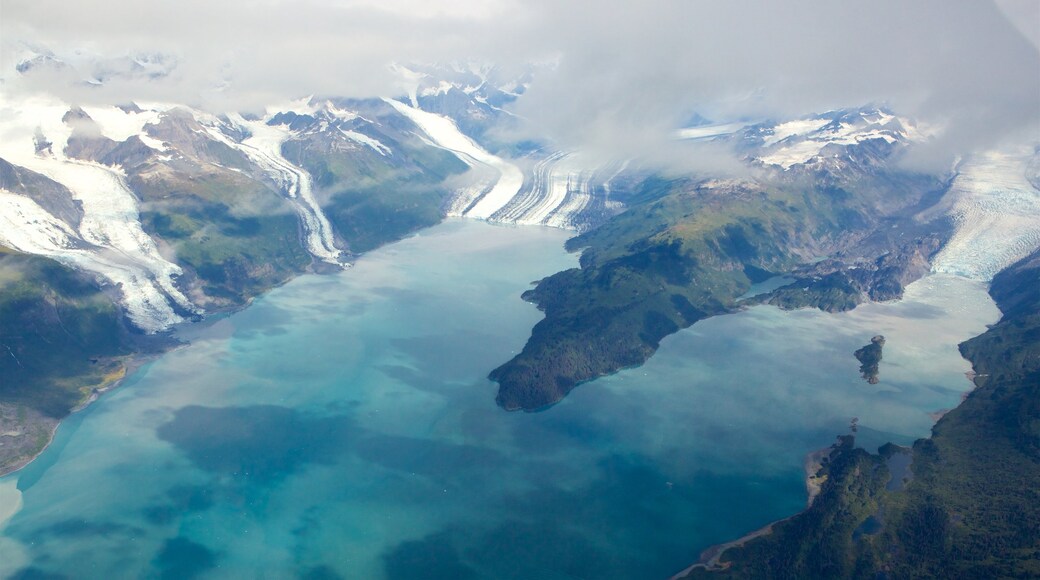 Parque estatal Chugach que incluye nieve y un lago o abrevadero