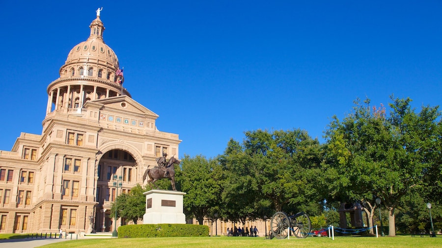 Capitolio de Texas ofreciendo arquitectura patrimonial, una ciudad y un edificio administrativo