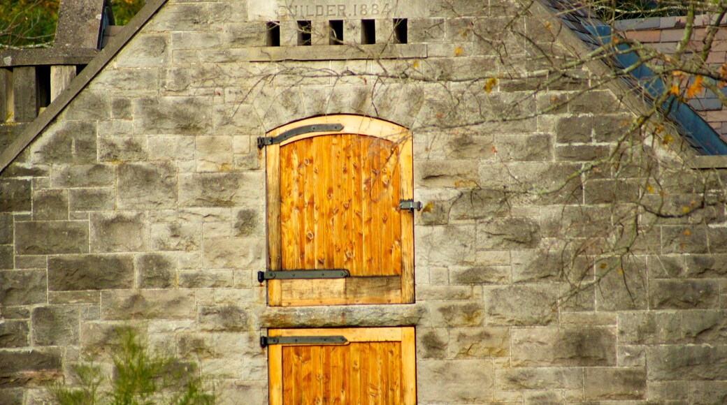 Belle Meade Plantation which includes heritage architecture