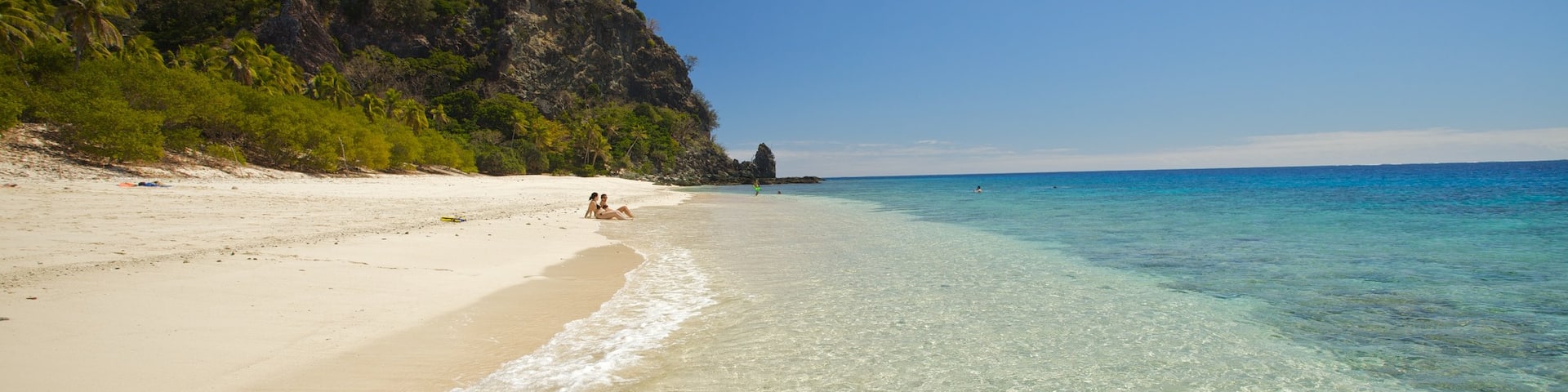 Mamanuca Islands showing tropical scenes, a sandy beach and landscape views