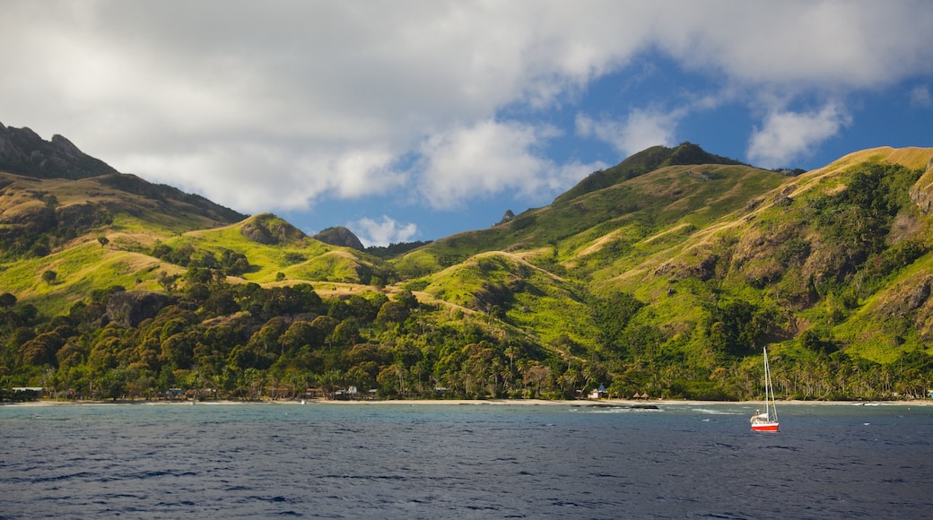 Fiji showing boating, island views and landscape views