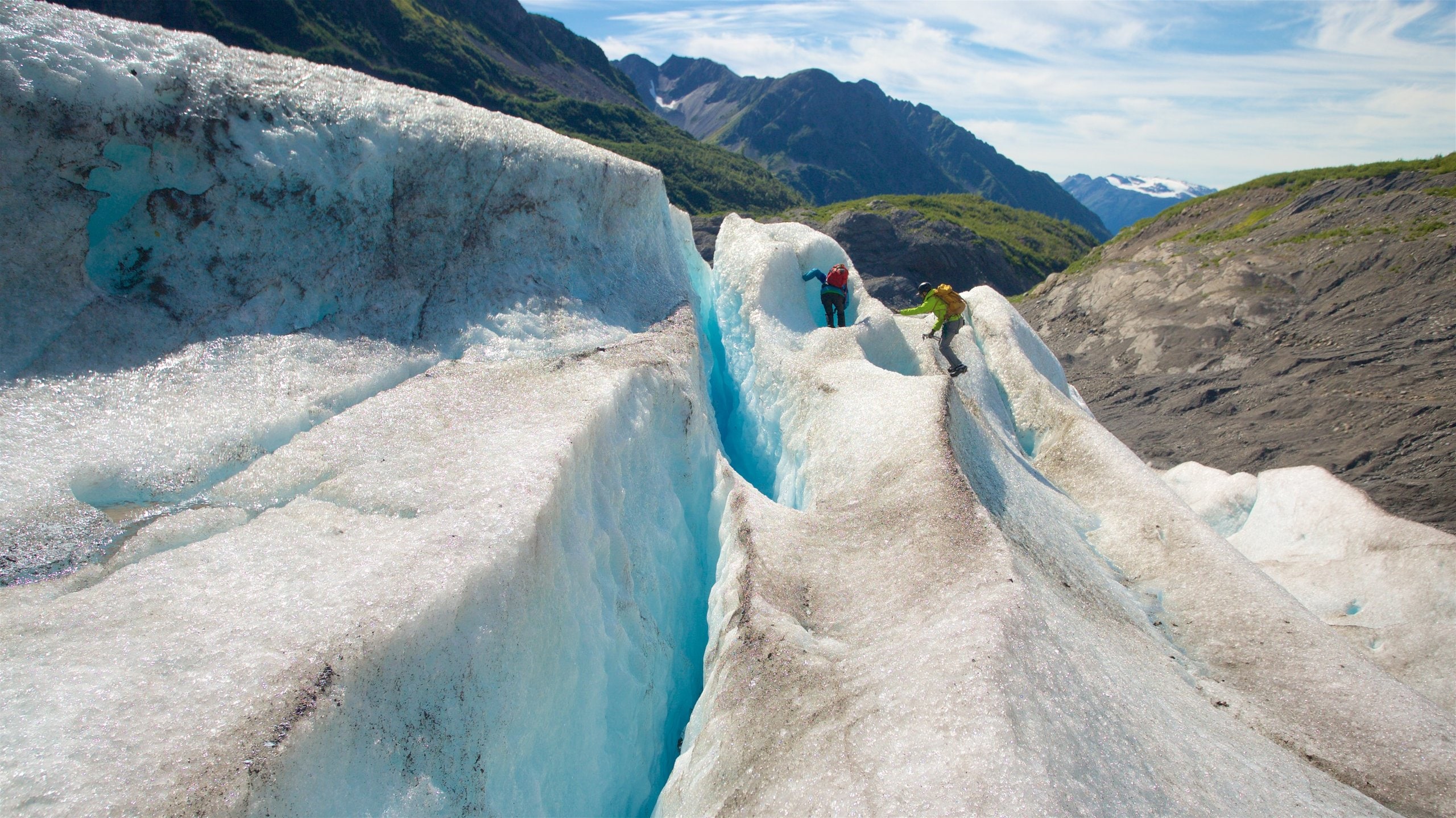 Seward que incluye nieve, un barranco o cañón y senderismo o caminata