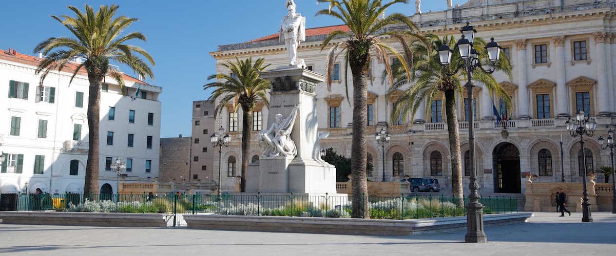 Sassari das einen Statue oder Skulptur, Geschichtliches und Platz oder Plaza